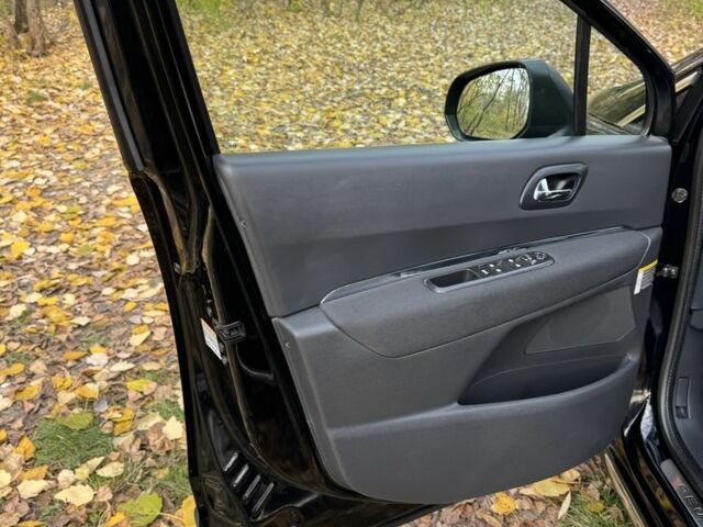 Черный Пежо 3008, объемом двигателя 1.6 л и пробегом 144 тыс. км за 9950 $, фото 10 на Automoto.ua