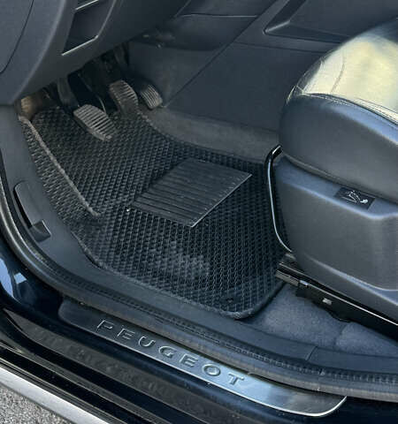 Черный Пежо 3008, объемом двигателя 2 л и пробегом 235 тыс. км за 10400 $, фото 24 на Automoto.ua