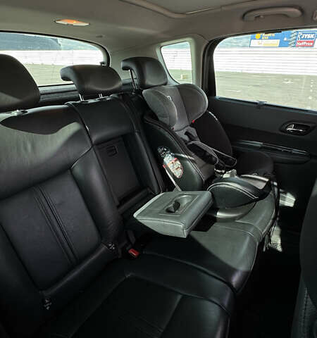 Черный Пежо 3008, объемом двигателя 2 л и пробегом 235 тыс. км за 10400 $, фото 52 на Automoto.ua