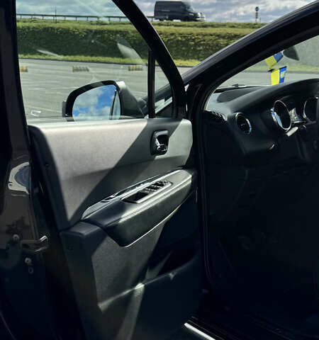 Черный Пежо 3008, объемом двигателя 2 л и пробегом 235 тыс. км за 10400 $, фото 21 на Automoto.ua