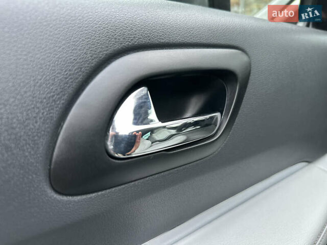 Черный Пежо 3008, объемом двигателя 1.6 л и пробегом 222 тыс. км за 9950 $, фото 96 на Automoto.ua