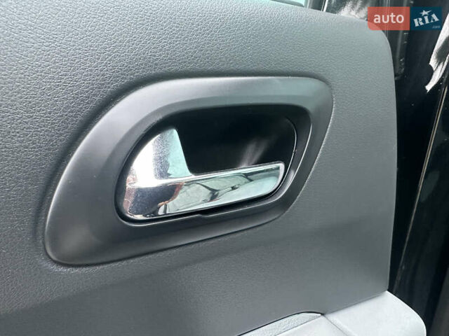 Черный Пежо 3008, объемом двигателя 1.6 л и пробегом 222 тыс. км за 9950 $, фото 132 на Automoto.ua