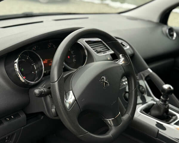 Чорний Пежо 3008, об'ємом двигуна 1.56 л та пробігом 139 тис. км за 10500 $, фото 43 на Automoto.ua