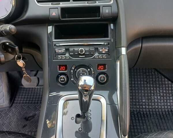 Черный Пежо 3008, объемом двигателя 1.56 л и пробегом 242 тыс. км за 10300 $, фото 9 на Automoto.ua