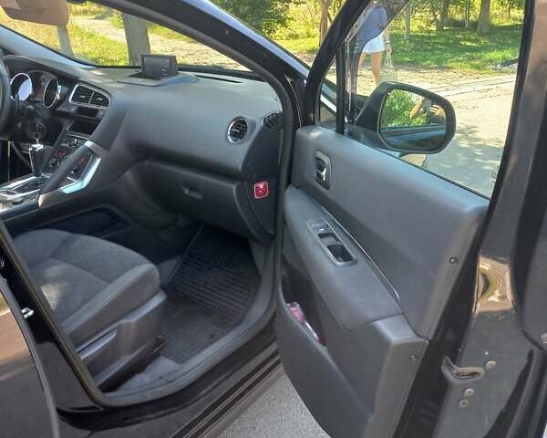 Черный Пежо 3008, объемом двигателя 1.56 л и пробегом 242 тыс. км за 10300 $, фото 4 на Automoto.ua