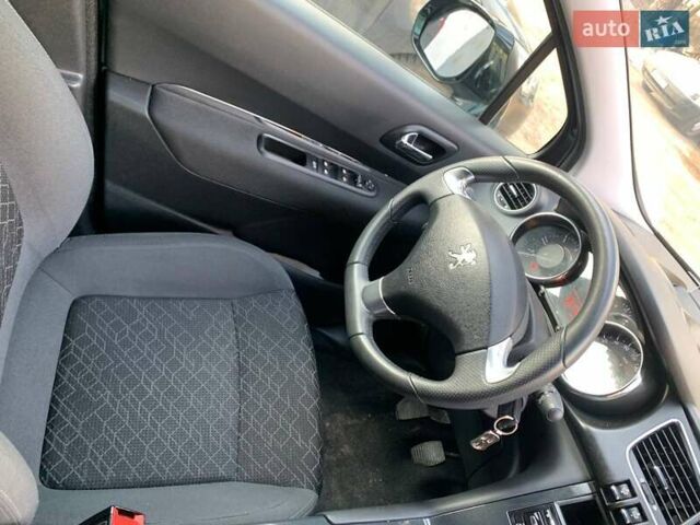 Черный Пежо 3008, объемом двигателя 1.56 л и пробегом 68 тыс. км за 11100 $, фото 8 на Automoto.ua