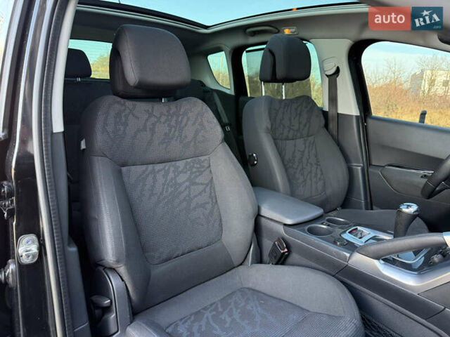 Черный Пежо 3008, объемом двигателя 1.6 л и пробегом 247 тыс. км за 9900 $, фото 22 на Automoto.ua