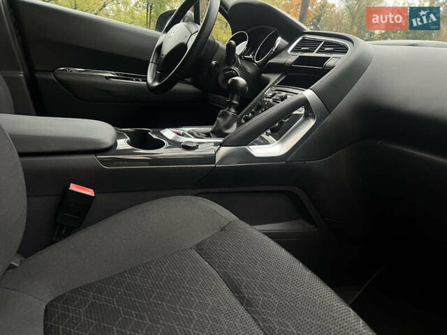 Черный Пежо 3008, объемом двигателя 1.6 л и пробегом 187 тыс. км за 10950 $, фото 35 на Automoto.ua