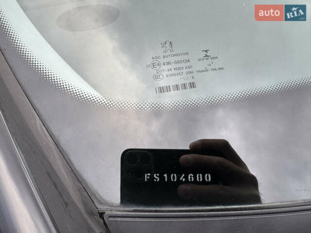 Черный Пежо 3008, объемом двигателя 1.56 л и пробегом 256 тыс. км за 12000 $, фото 19 на Automoto.ua