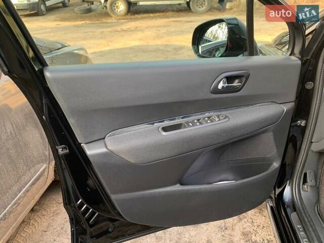 Черный Пежо 3008, объемом двигателя 1.56 л и пробегом 68 тыс. км за 11100 $, фото 11 на Automoto.ua