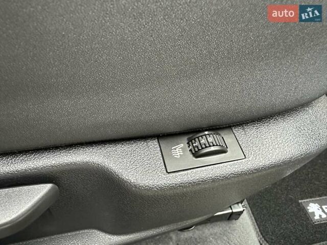 Черный Пежо 3008, объемом двигателя 2 л и пробегом 147 тыс. км за 14700 $, фото 52 на Automoto.ua