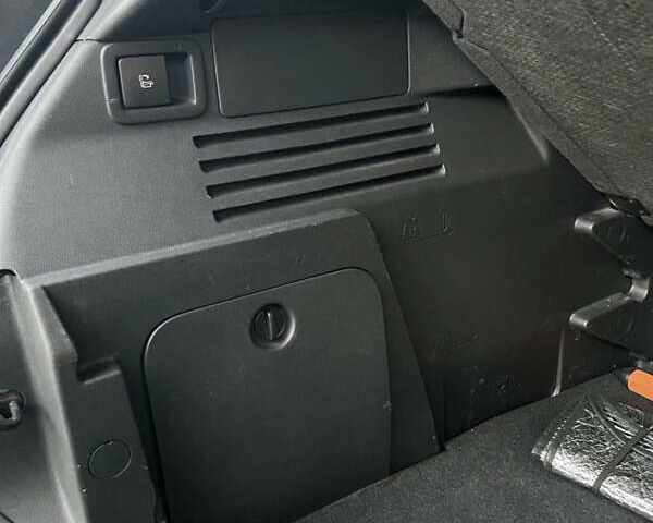 Черный Пежо 3008, объемом двигателя 1.56 л и пробегом 280 тыс. км за 12499 $, фото 17 на Automoto.ua