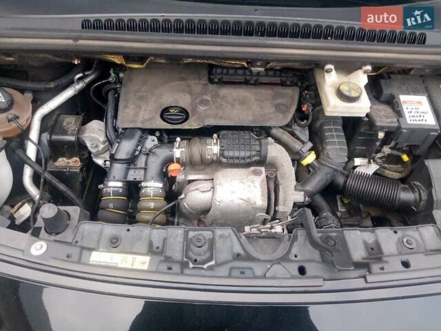 Чорний Пежо 3008, об'ємом двигуна 1.6 л та пробігом 216 тис. км за 12000 $, фото 9 на Automoto.ua