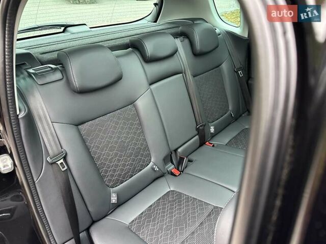 Черный Пежо 3008, объемом двигателя 2 л и пробегом 147 тыс. км за 14700 $, фото 60 на Automoto.ua