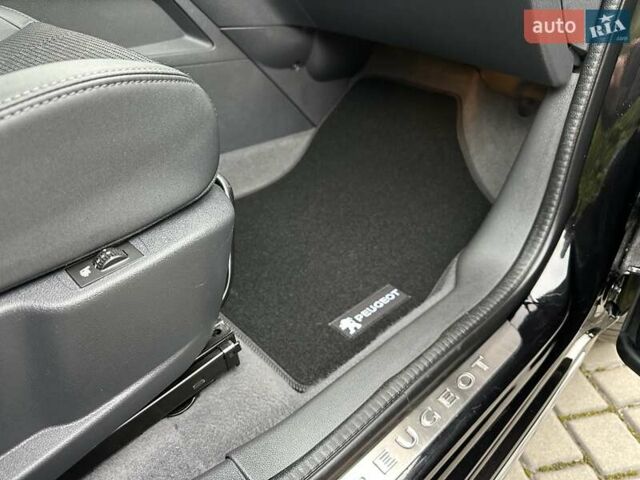 Черный Пежо 3008, объемом двигателя 2 л и пробегом 147 тыс. км за 14700 $, фото 53 на Automoto.ua