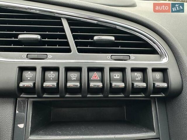 Черный Пежо 3008, объемом двигателя 2 л и пробегом 147 тыс. км за 14700 $, фото 21 на Automoto.ua