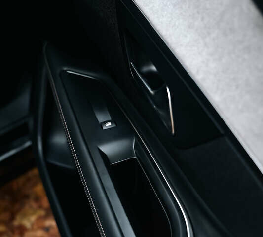 Черный Пежо 3008, объемом двигателя 2 л и пробегом 240 тыс. км за 18800 $, фото 19 на Automoto.ua