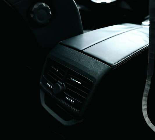 Черный Пежо 3008, объемом двигателя 2 л и пробегом 240 тыс. км за 18800 $, фото 30 на Automoto.ua