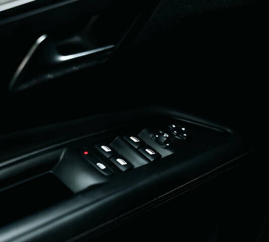 Черный Пежо 3008, объемом двигателя 2 л и пробегом 240 тыс. км за 18800 $, фото 26 на Automoto.ua