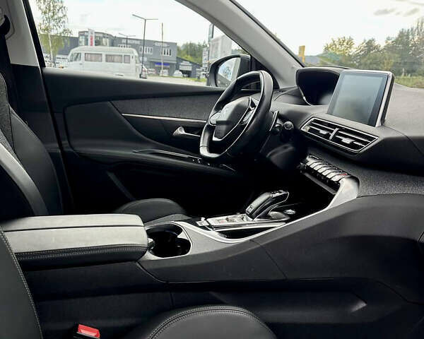 Черный Пежо 3008, объемом двигателя 1.5 л и пробегом 161 тыс. км за 19900 $, фото 6 на Automoto.ua