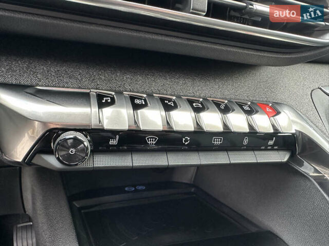 Черный Пежо 3008, объемом двигателя 1.5 л и пробегом 254 тыс. км за 17900 $, фото 69 на Automoto.ua