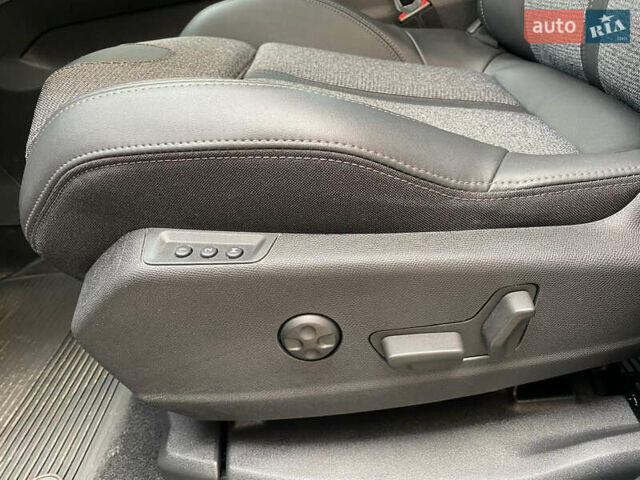 Черный Пежо 3008, объемом двигателя 2 л и пробегом 69 тыс. км за 25000 $, фото 7 на Automoto.ua