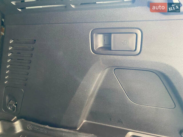 Черный Пежо 3008, объемом двигателя 2 л и пробегом 69 тыс. км за 25000 $, фото 10 на Automoto.ua