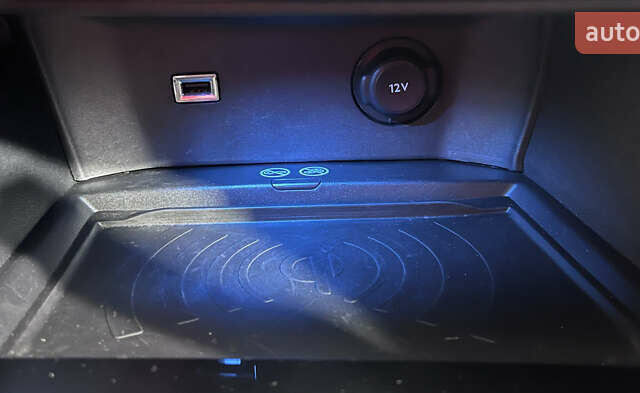 Черный Пежо 3008, объемом двигателя 1.5 л и пробегом 161 тыс. км за 20950 $, фото 20 на Automoto.ua