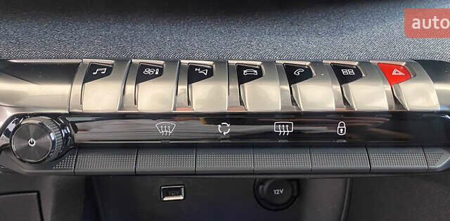 Чорний Пежо 3008, об'ємом двигуна 1.5 л та пробігом 154 тис. км за 23950 $, фото 17 на Automoto.ua