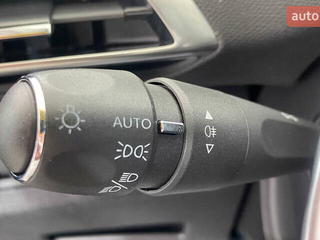 Чорний Пежо 3008, об'ємом двигуна 1.5 л та пробігом 154 тис. км за 23950 $, фото 12 на Automoto.ua