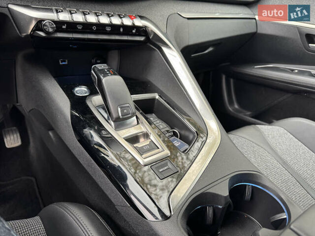 Черный Пежо 3008, объемом двигателя 1.5 л и пробегом 172 тыс. км за 20999 $, фото 63 на Automoto.ua