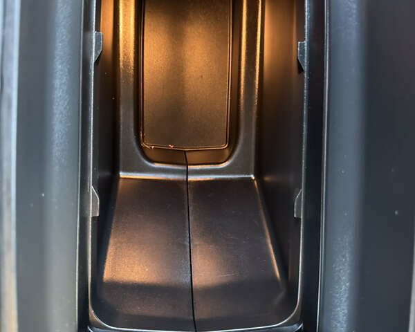 Черный Пежо 3008, объемом двигателя 1.5 л и пробегом 186 тыс. км за 21700 $, фото 39 на Automoto.ua