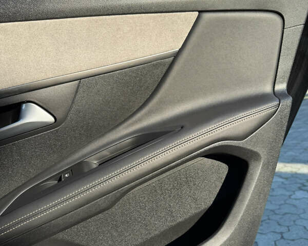 Черный Пежо 3008, объемом двигателя 1.6 л и пробегом 156 тыс. км за 24999 $, фото 78 на Automoto.ua