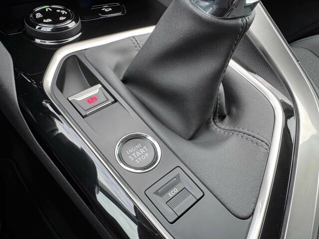 Черный Пежо 3008, объемом двигателя 1.5 л и пробегом 10 тыс. км за 11000 $, фото 7 на Automoto.ua