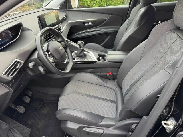 Черный Пежо 3008, объемом двигателя 1.5 л и пробегом 10 тыс. км за 11000 $, фото 5 на Automoto.ua