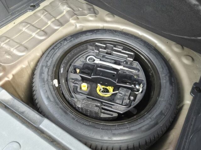 Коричневый Пежо 3008, объемом двигателя 1.6 л и пробегом 139 тыс. км за 10200 $, фото 7 на Automoto.ua