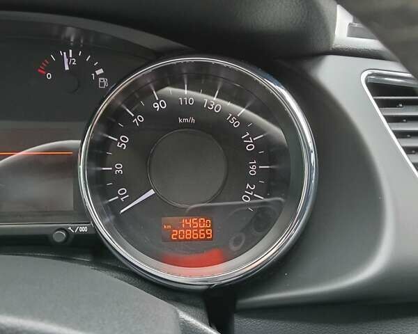 Коричневый Пежо 3008, объемом двигателя 1.56 л и пробегом 208 тыс. км за 8800 $, фото 12 на Automoto.ua