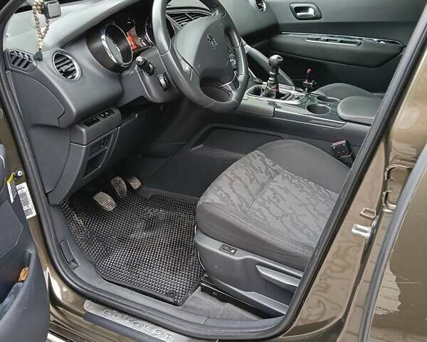 Коричневый Пежо 3008, объемом двигателя 1.56 л и пробегом 208 тыс. км за 8800 $, фото 11 на Automoto.ua