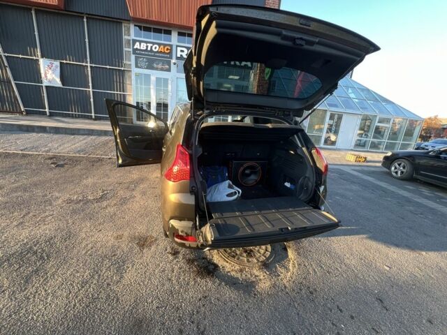 Пежо 3008 2009 в Чернигове на Automoto.ua Коричневый Пежо 3008, объемом двигателя 1.6 л и пробегом 250 тыс. км за 8700 $, фото 1 на Automoto.ua