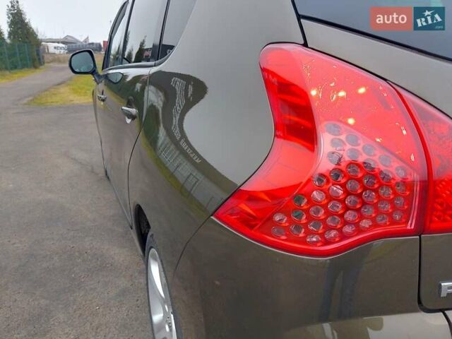 Коричневый Пежо 3008, объемом двигателя 2 л и пробегом 260 тыс. км за 10700 $, фото 11 на Automoto.ua