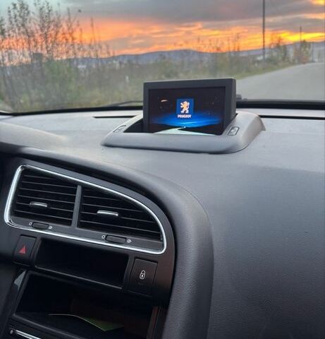 Коричневый Пежо 3008, объемом двигателя 1.6 л и пробегом 213 тыс. км за 8500 $, фото 17 на Automoto.ua