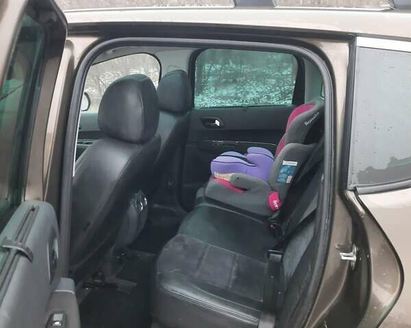 Коричневый Пежо 3008, объемом двигателя 1.6 л и пробегом 294 тыс. км за 8100 $, фото 11 на Automoto.ua