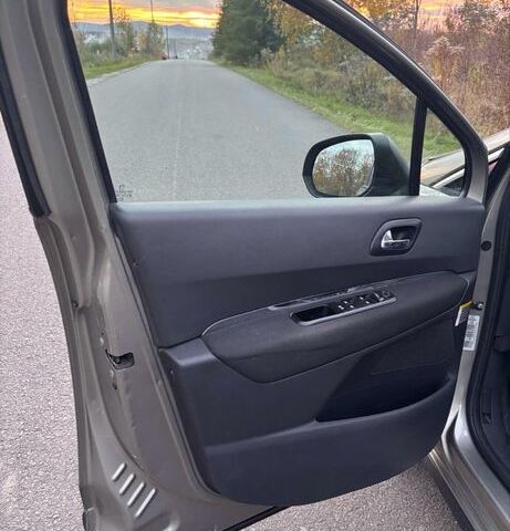 Коричневый Пежо 3008, объемом двигателя 1.6 л и пробегом 213 тыс. км за 8500 $, фото 11 на Automoto.ua