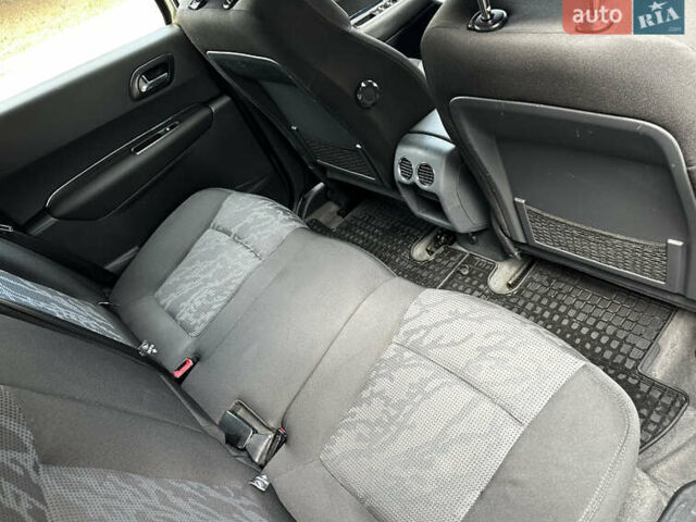 Коричневый Пежо 3008, объемом двигателя 1.6 л и пробегом 250 тыс. км за 8199 $, фото 38 на Automoto.ua