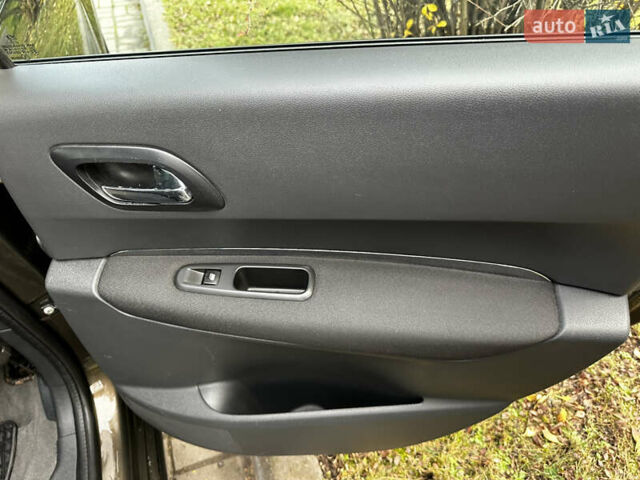 Коричневый Пежо 3008, объемом двигателя 1.6 л и пробегом 250 тыс. км за 8199 $, фото 45 на Automoto.ua