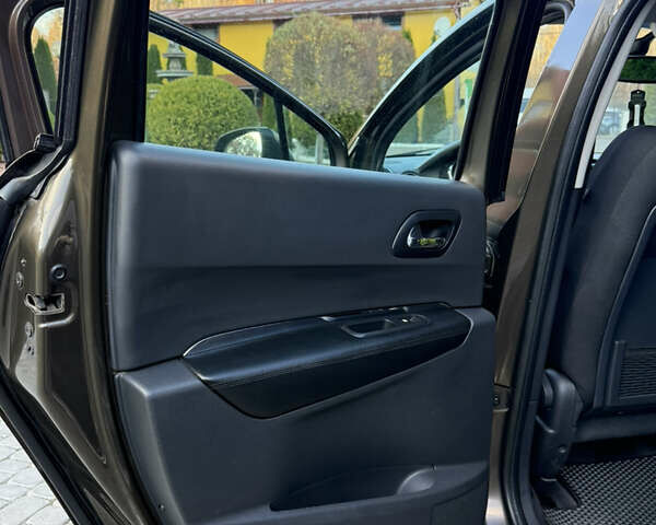 Коричневий Пежо 3008, об'ємом двигуна 1.6 л та пробігом 207 тис. км за 7777 $, фото 45 на Automoto.ua