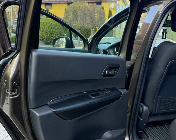 Коричневий Пежо 3008, об'ємом двигуна 1.6 л та пробігом 207 тис. км за 7777 $, фото 44 на Automoto.ua