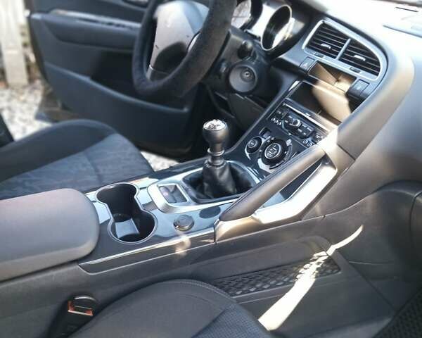 Коричневый Пежо 3008, объемом двигателя 1.56 л и пробегом 233 тыс. км за 8650 $, фото 15 на Automoto.ua