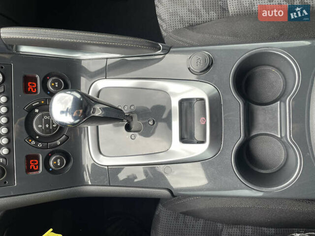 Коричневый Пежо 3008, объемом двигателя 1.6 л и пробегом 262 тыс. км за 8500 $, фото 20 на Automoto.ua