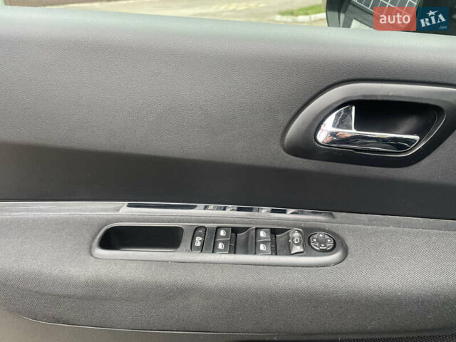 Коричневый Пежо 3008, объемом двигателя 1.6 л и пробегом 205 тыс. км за 11500 $, фото 33 на Automoto.ua